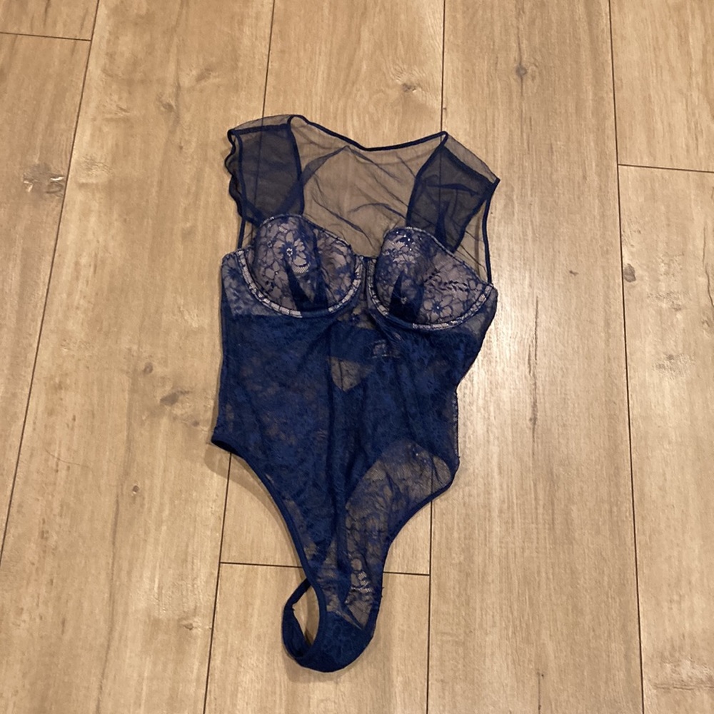 VICTORIA SECRET Lace Bodysuit Teddy Size 32B